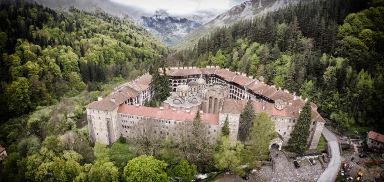 Апартаменти Pirin Place